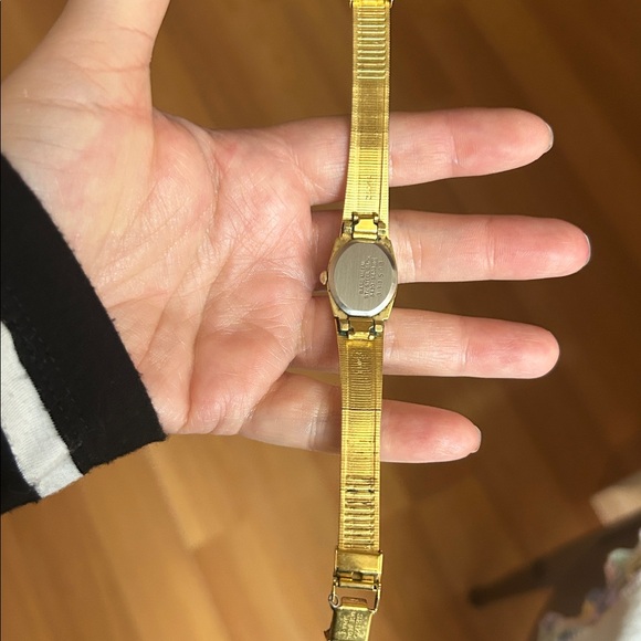Vintage Dainty Seiko Gold Women\'s Watch main image 8